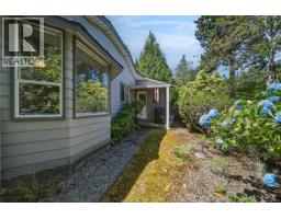 476 Qualicum Rd, Qualicum Beach, BC V9K1B2 Photo 22