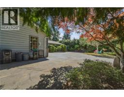 476 Qualicum Rd, Qualicum Beach, BC V9K1B2 Photo 37