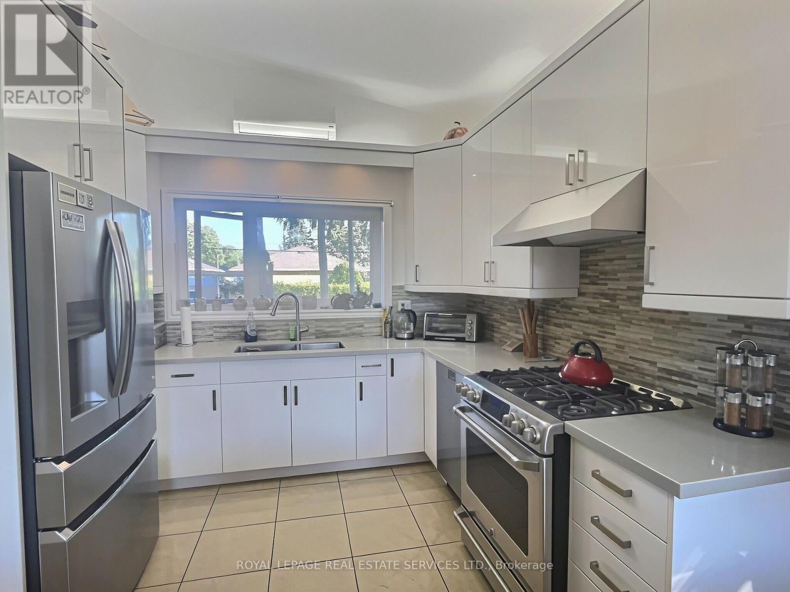 33 BLUE FOREST DRIVE, Toronto (Bathurst Manor) — photo 12