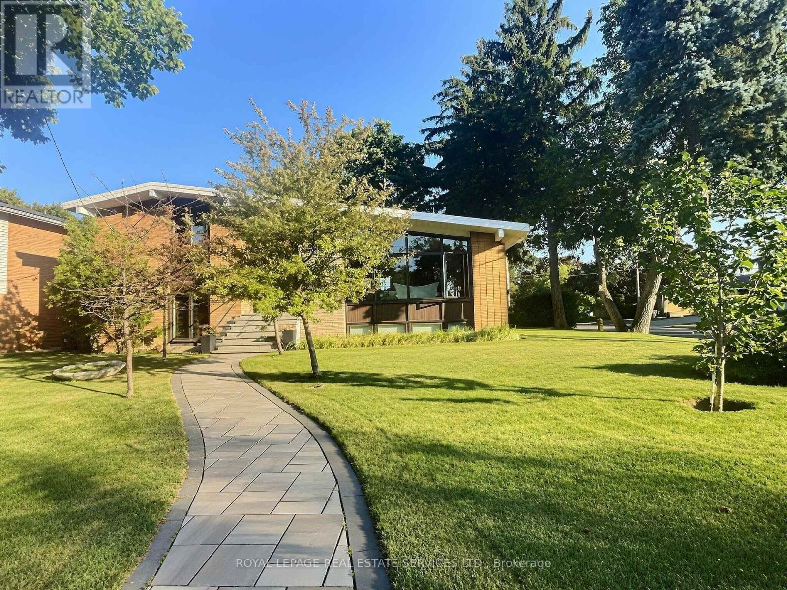 33 BLUE FOREST DRIVE, Toronto (Bathurst Manor) — photo 2