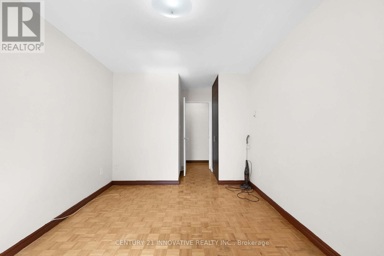 #1903 3 MASSEY SQUARE - 21