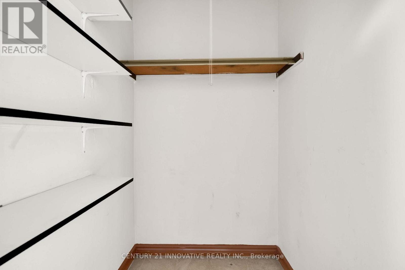 #1903 3 MASSEY SQUARE - 23
