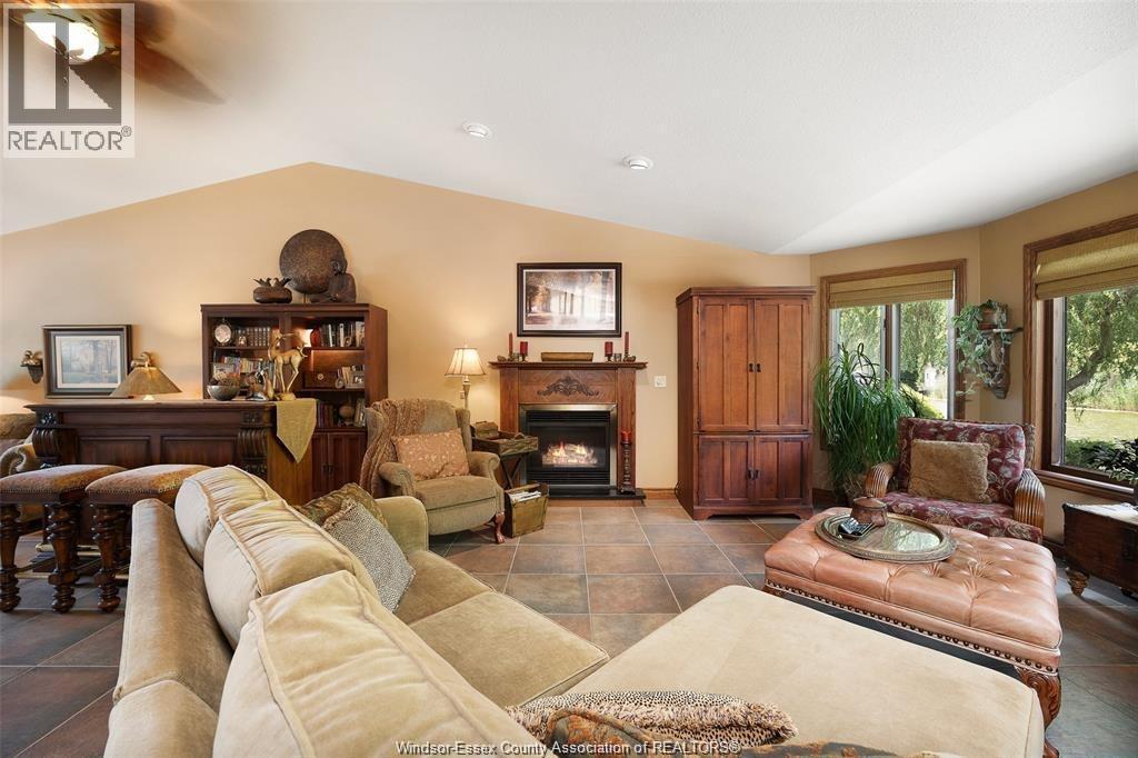 605 MARKHAM DRIVE - Image 25