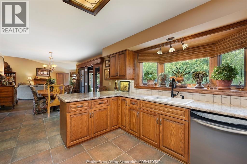605 MARKHAM DRIVE - Image 31