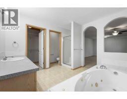 Primary Bedroom - 765 Qualicum Beach Bay, Chestermere, AB T1X1J1 Photo 8