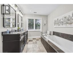 Kitchen - 581 Holly Hill Crescent, Burlington, ON L7L3Z8 Photo 15