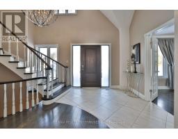 Living room - 208 Mineola Road W, Mississauga, ON L5G2C7 Photo 7
