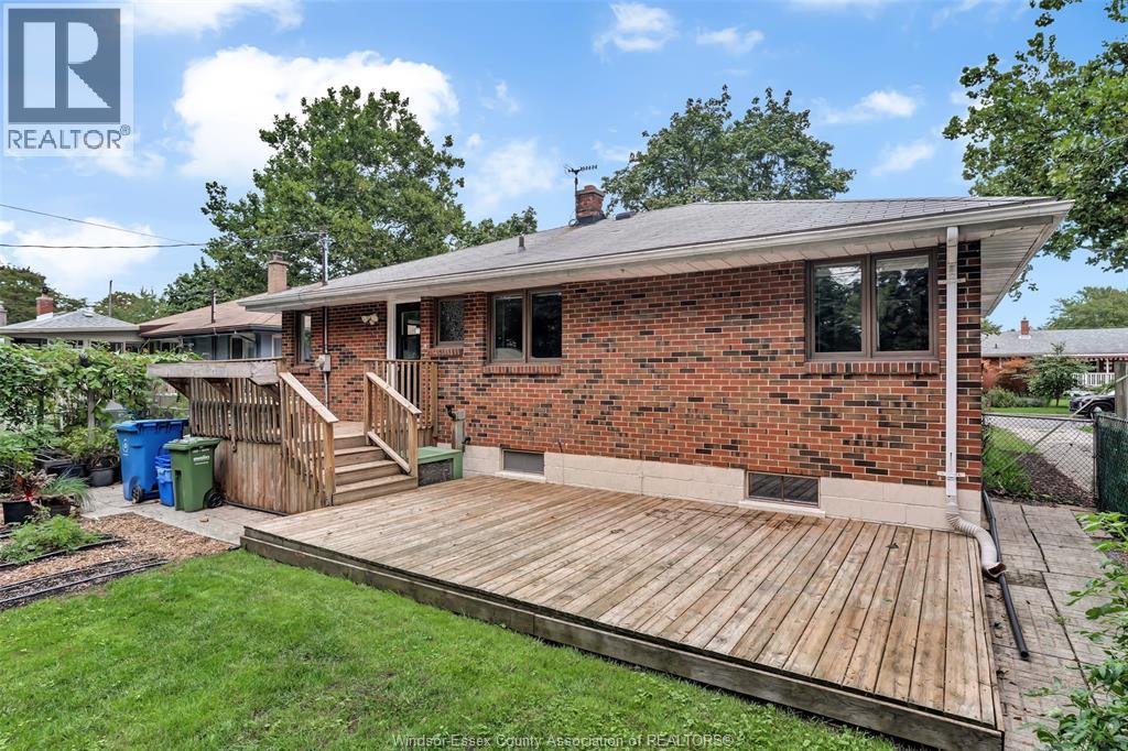531 ISACK DRIVE - 8