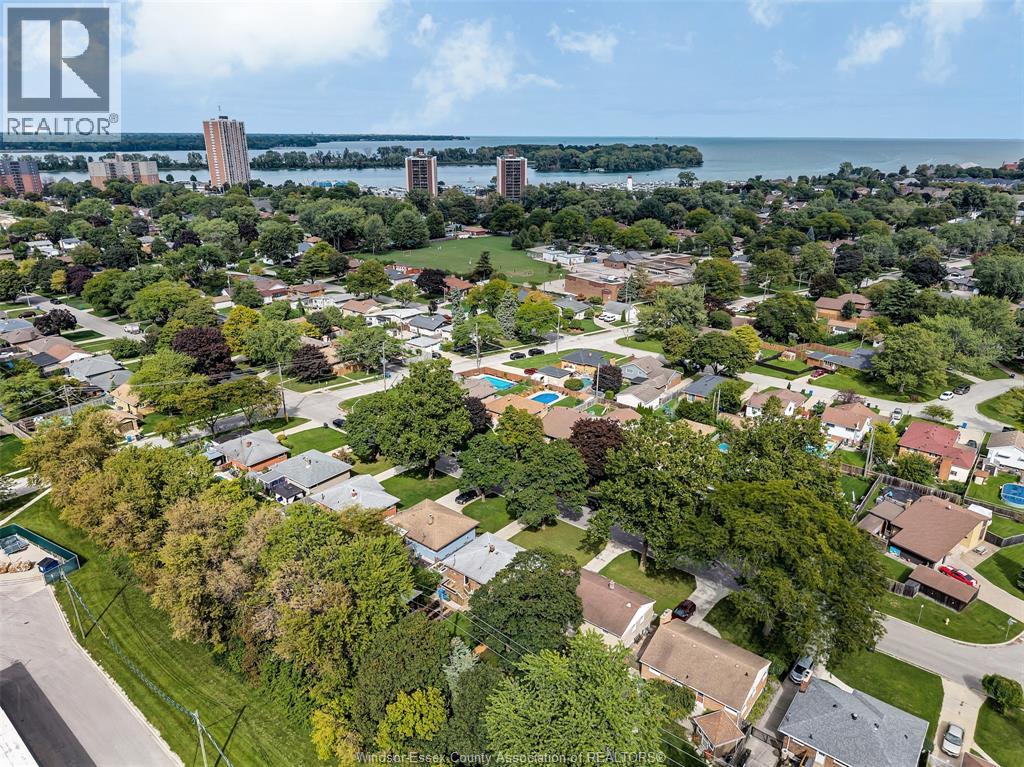 531 ISACK DRIVE - 27