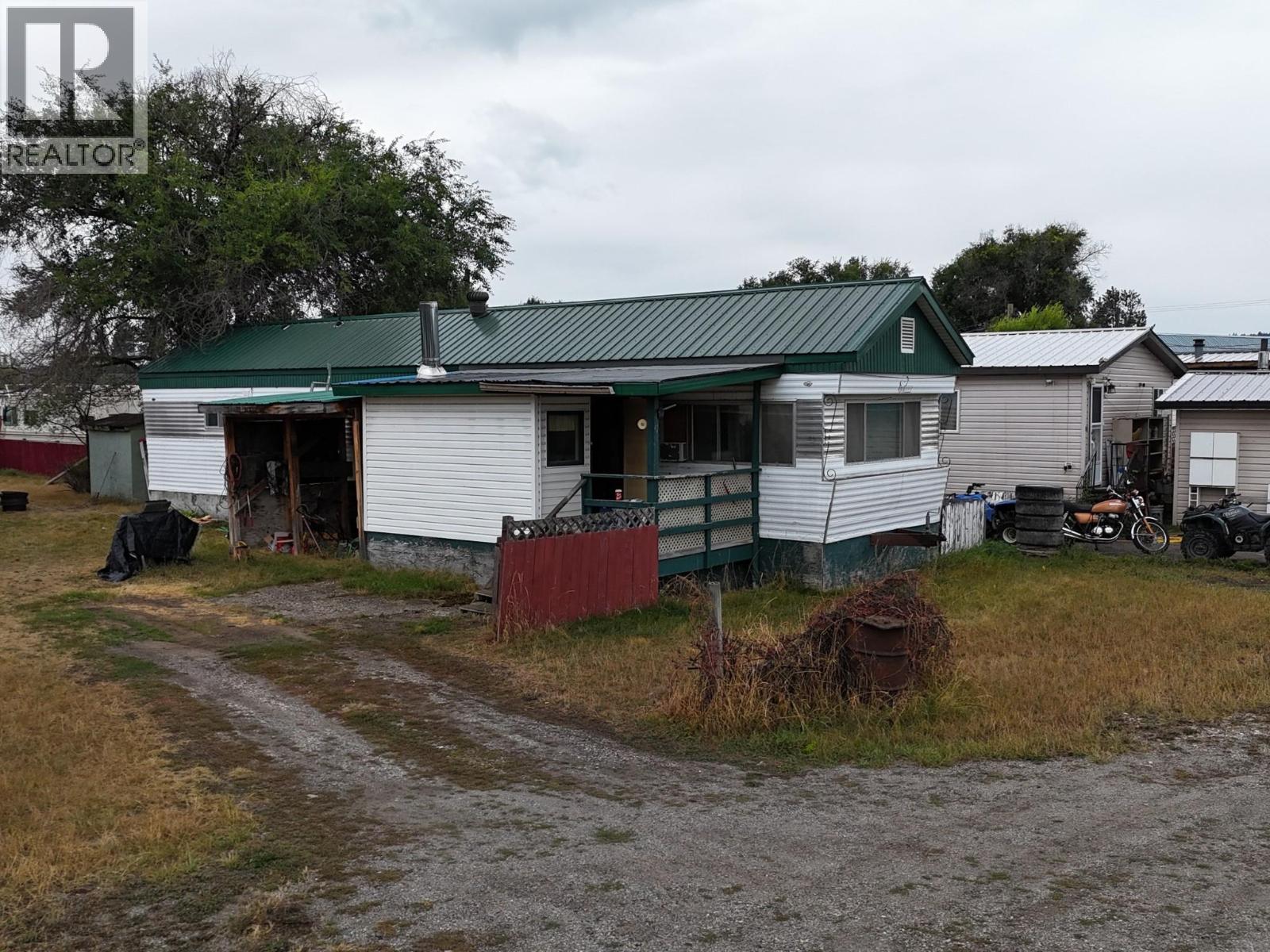 34 of 41 - 6598 Larch Road