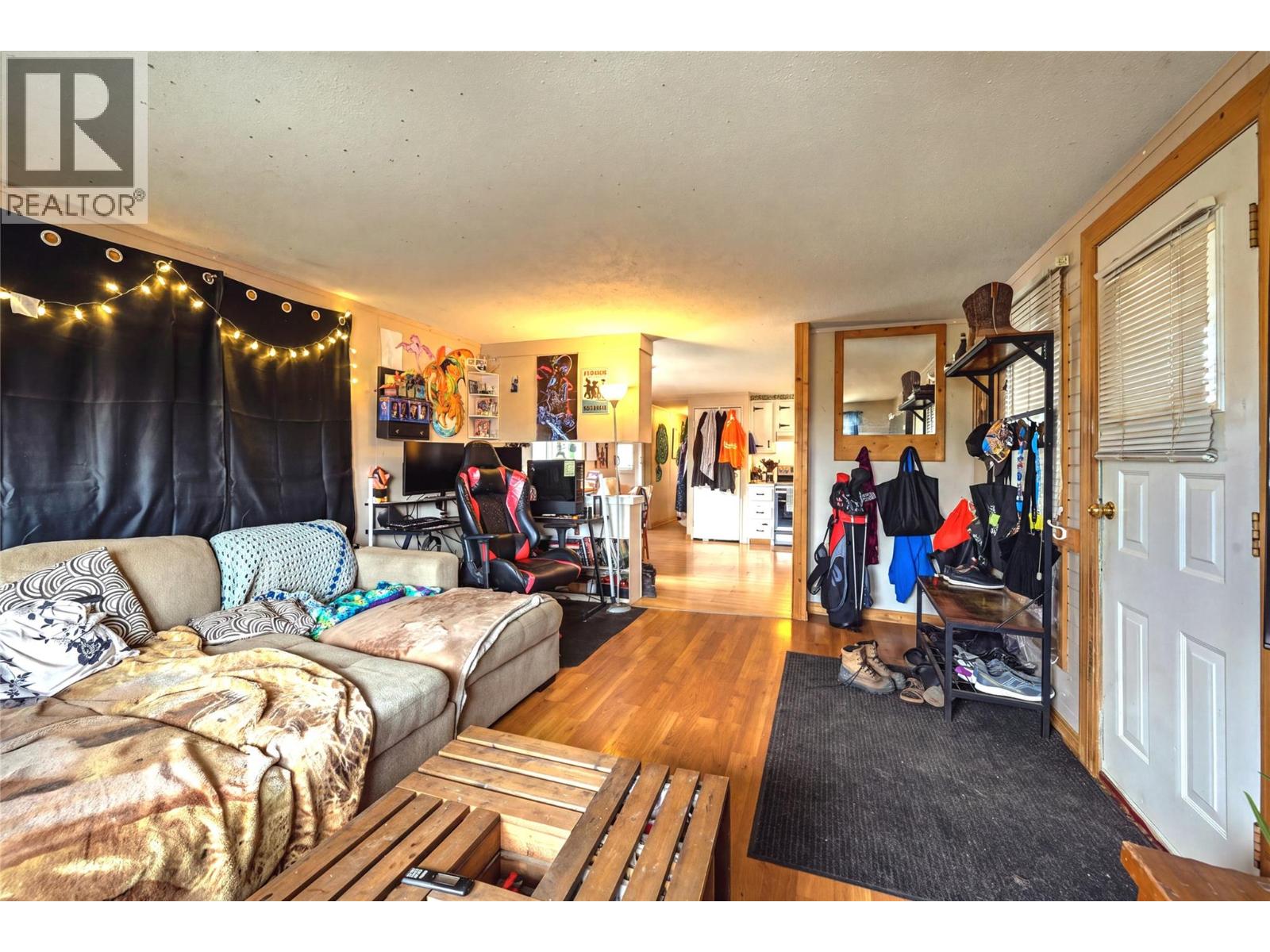 4 of 41 - 6598 Larch Road