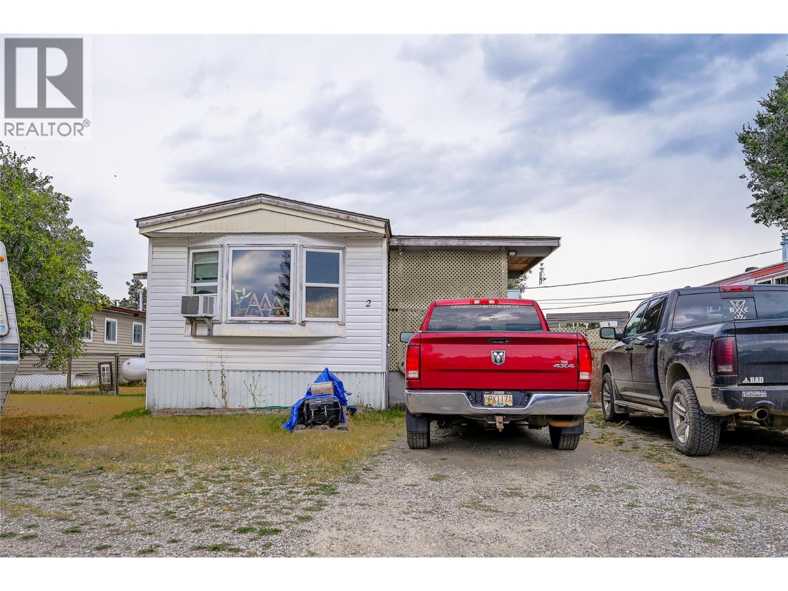 9 of 41 - 6598 Larch Road