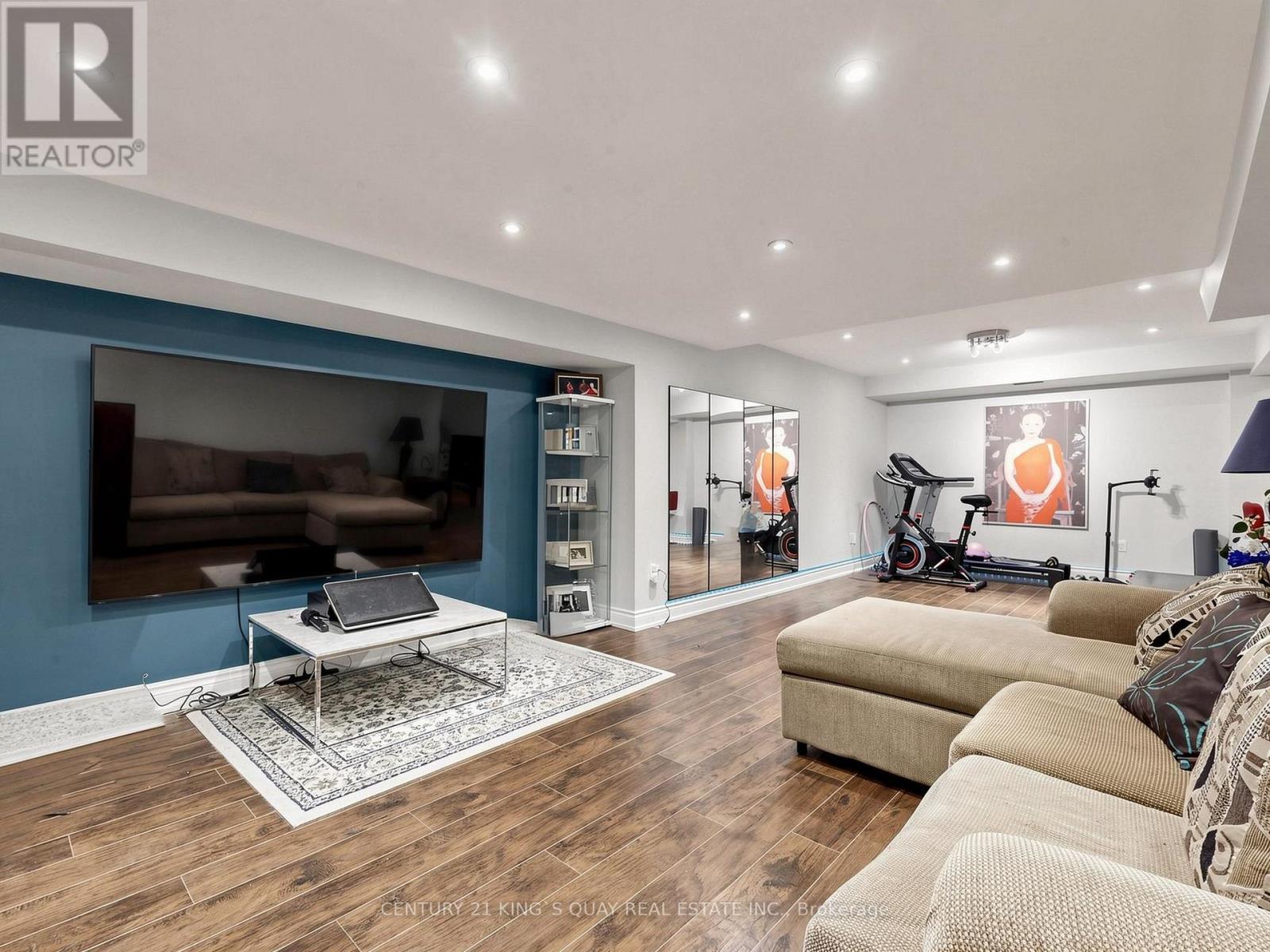 34 LOOKER DRIVE - Image 32