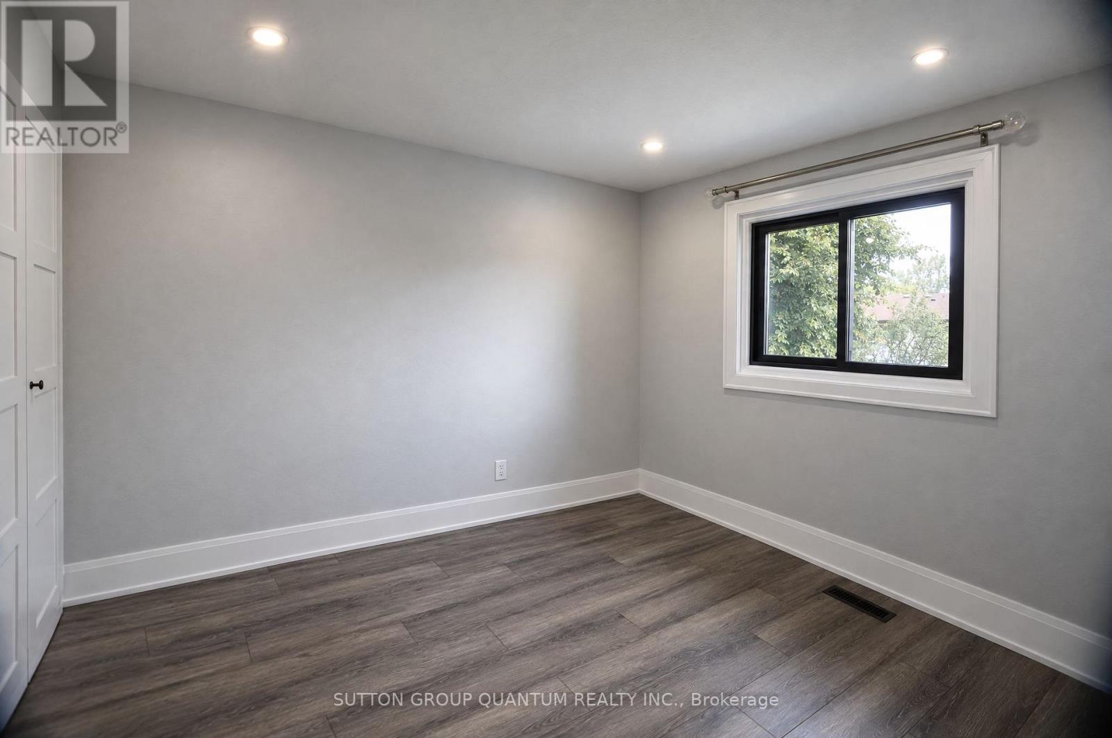 1237 SYCAMORE DRIVE - 23