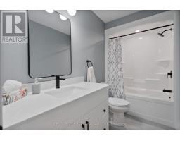 44 Postma Crescent, North Middlesex, ON N0M1A0 Photo 13