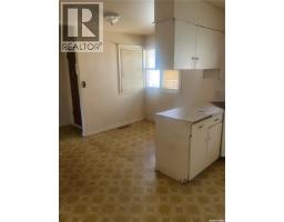 Living room - 2157 Fleury Street, Regina, SK S4N2M3 Photo 7
