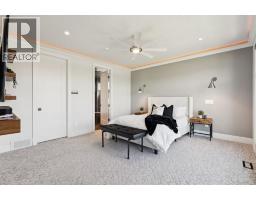 6pc Bathroom - 1911 52 Street Nw, Calgary, AB T3B1C3 Photo 24
