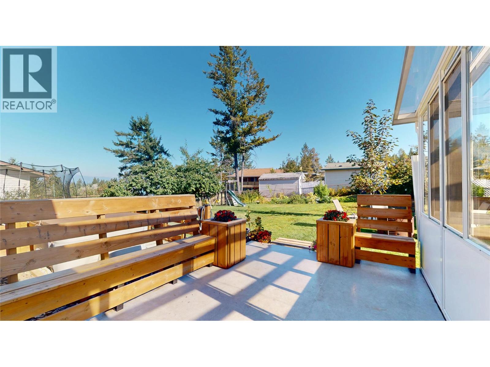 32 of 37 - 3401 Mount Royal Drive N