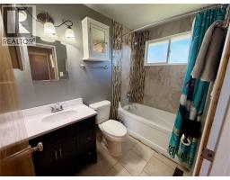 1916 93 Avenue, Dawson Creek, BC V1G1E8 Photo 11