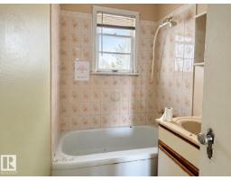 11901 63 St Nw, Edmonton, AB T5W4G2 Photo 9