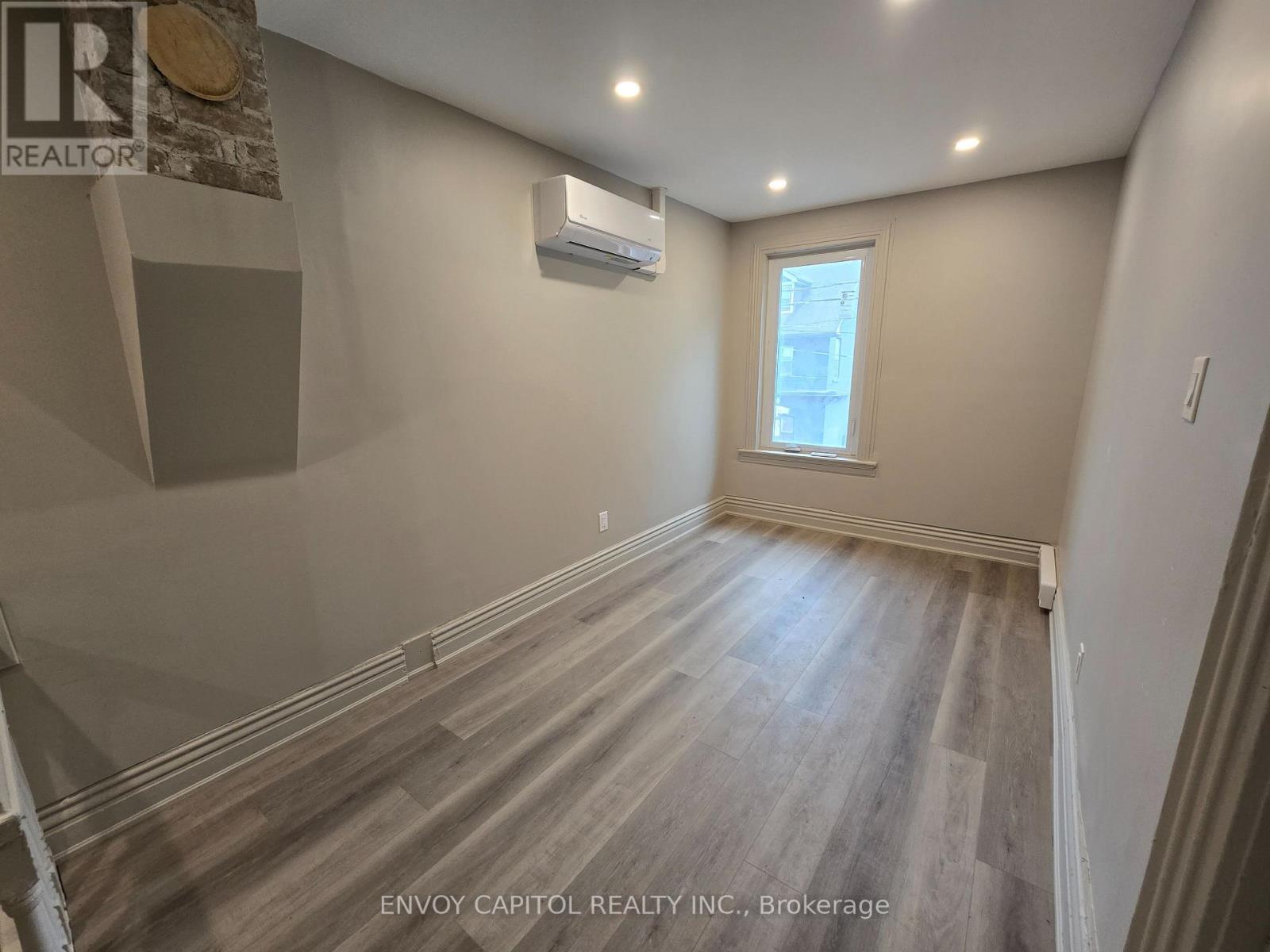 1352 UPPER - 1354 QUEEN STREET E, Toronto (South Riverdale) — photo 5