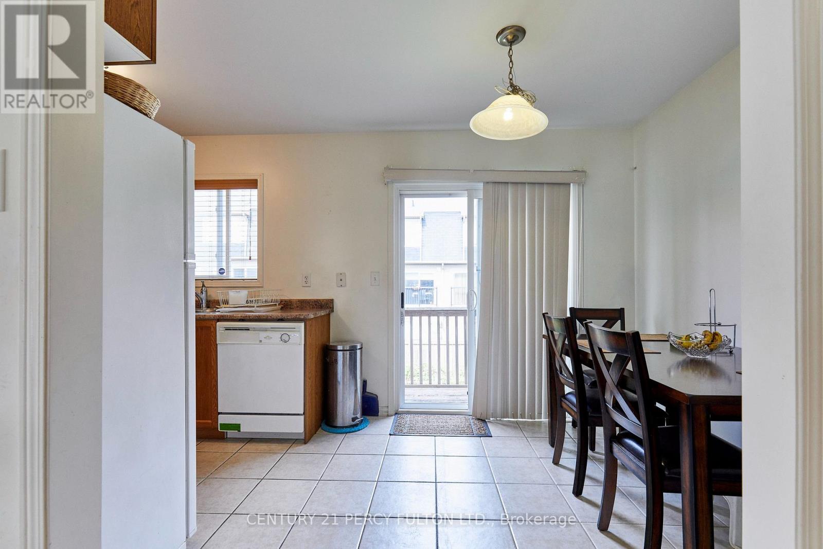 8 KNOWLES STREET, Ajax (Central East) — photo 12