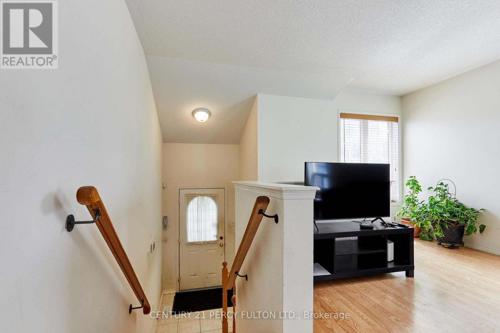8 KNOWLES STREET, Ajax (Central East) — photo 4