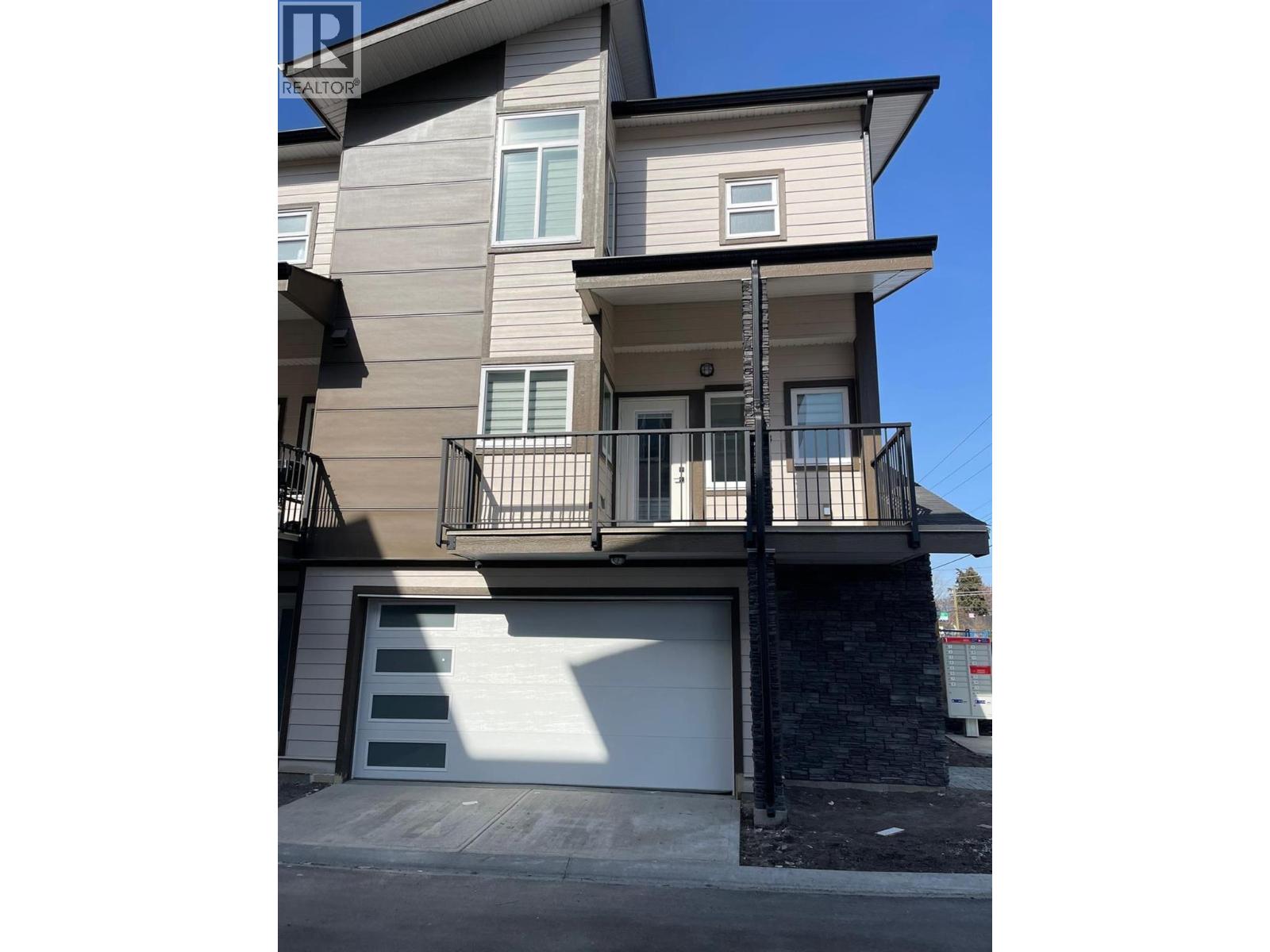 #1 1354 Rutland Road N - 2