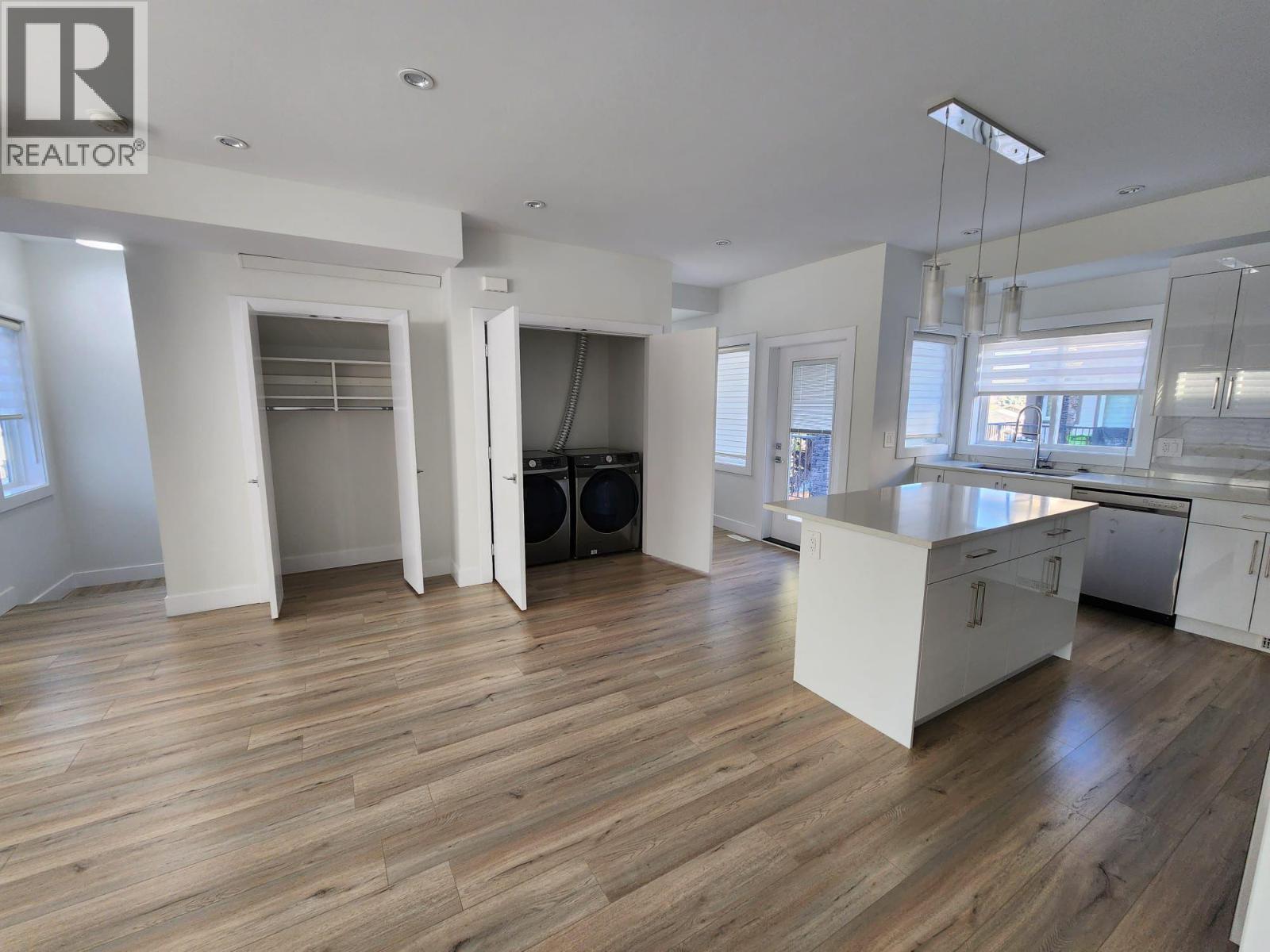 #1 1354 Rutland Road N - 7