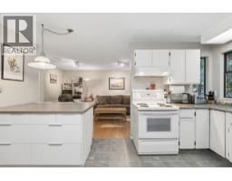 2102 Kirkstone Place, North Vancouver, BC V7J3R1 Photo 12