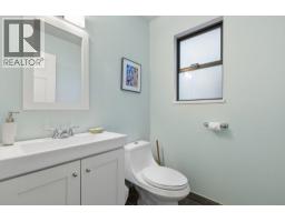 2102 Kirkstone Place, North Vancouver, BC V7J3R1 Photo 32