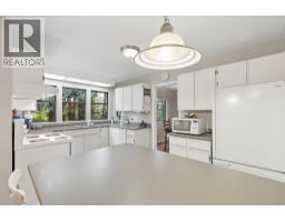 2102 Kirkstone Place, North Vancouver, BC V7J3R1 Photo 11