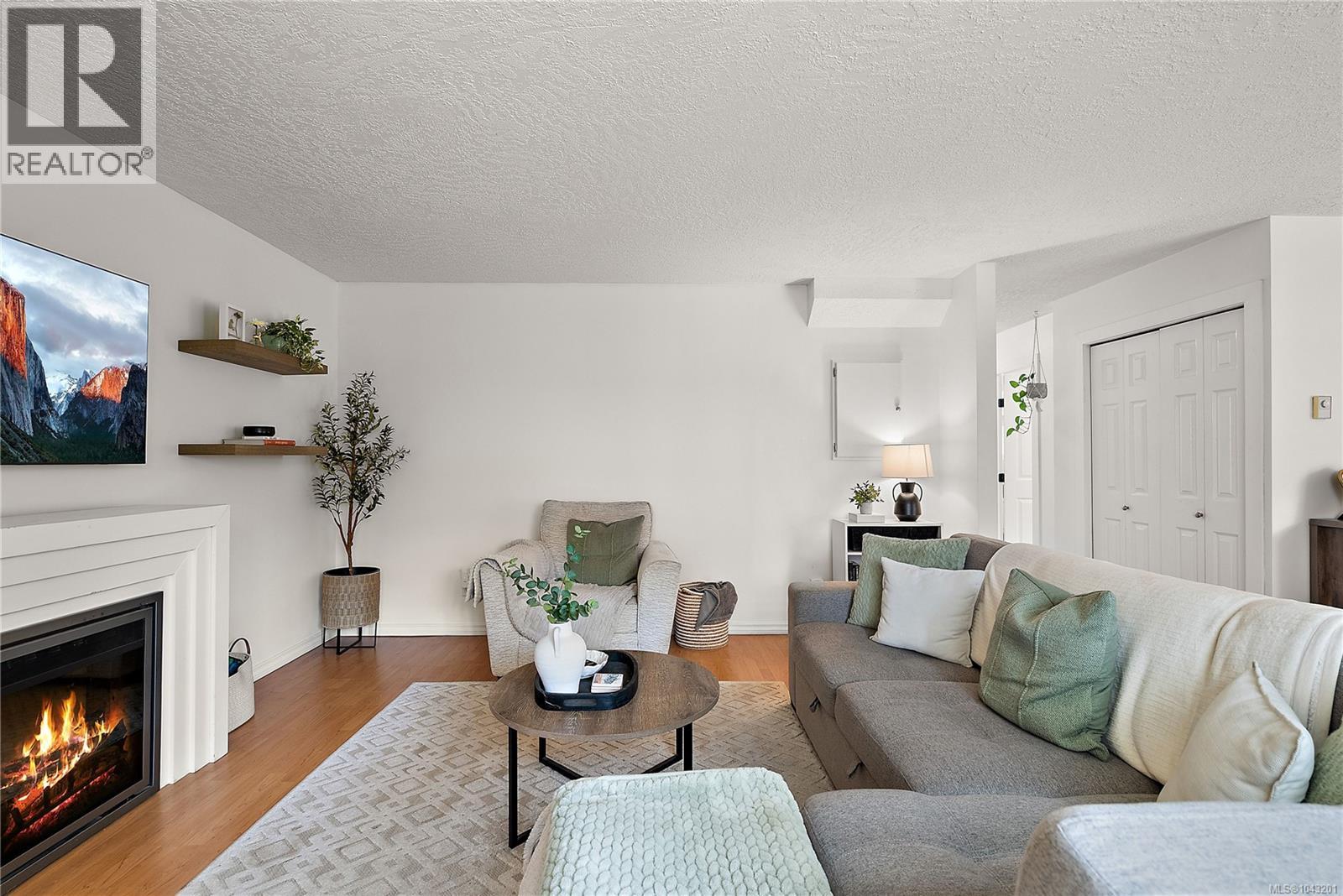 8 2871 Peatt Rd, Langford