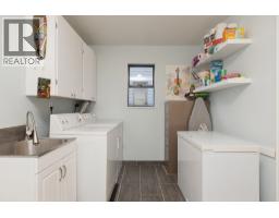 2102 Kirkstone Place, North Vancouver, BC V7J3R1 Photo 24