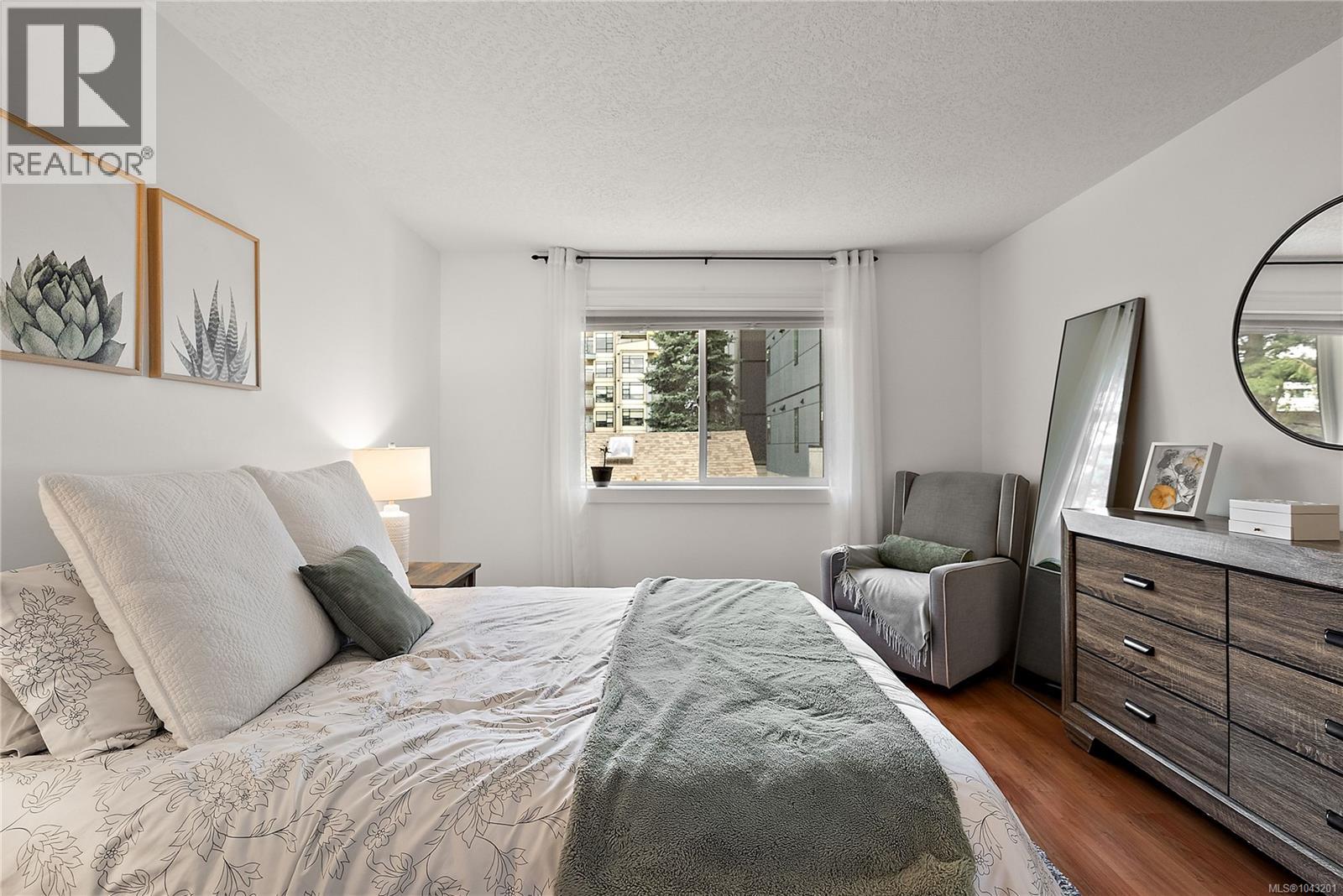 8 2871 Peatt Rd, Langford