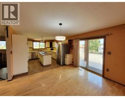 Kitchen - 230 12th Avenue, Keremeos, BC V0X1N3 Photo 13