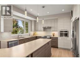 5pc Bathroom - 2442 Bella Vista Street, Kelowna, BC V1P1S1 Photo 10