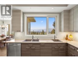 Living room - 2442 Bella Vista Street, Kelowna, BC V1P1S1 Photo 15