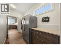 Mud room - 2442 Bella Vista Street, Kelowna, BC V1P1S1 Photo 14
