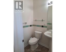 21 Arctic Fox Crescent, Brampton, ON L6R0J3 Photo 10