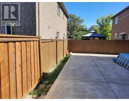 21 Arctic Fox Crescent, Brampton, ON L6R0J3 Photo 8