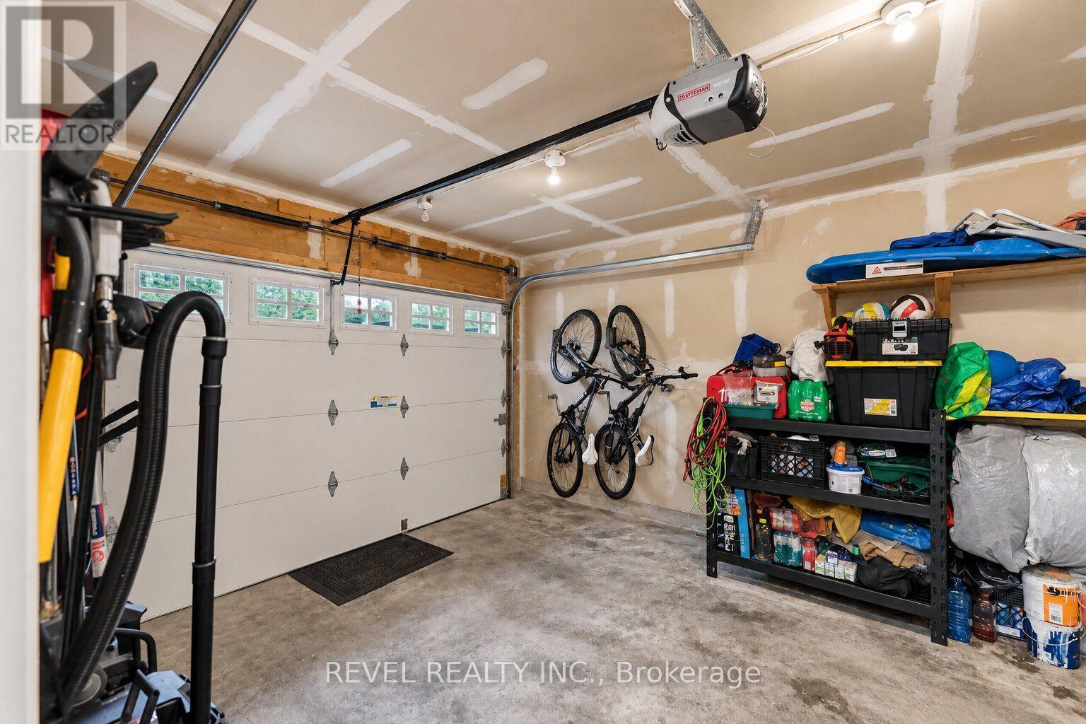 #4 348 HIGHLAND ROAD W - 33