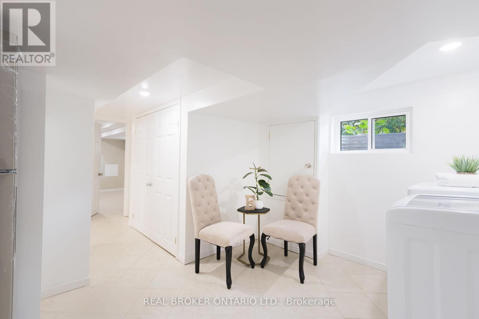 95 FENNELL AVENUE W - 35