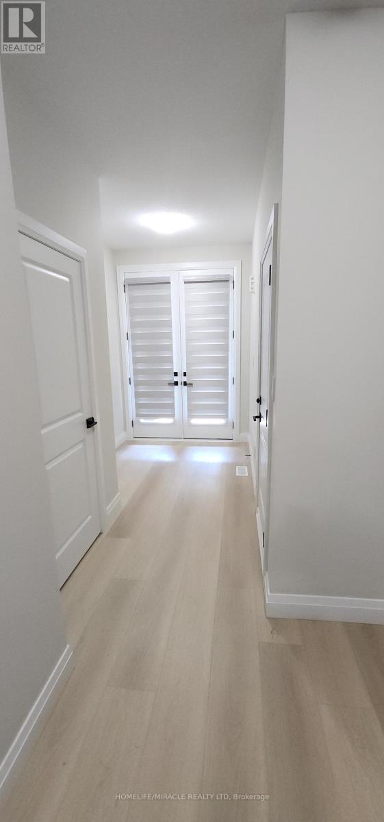 38 KEYSTONE TRAIL, Welland (Lincoln/Crowland) — photo 4