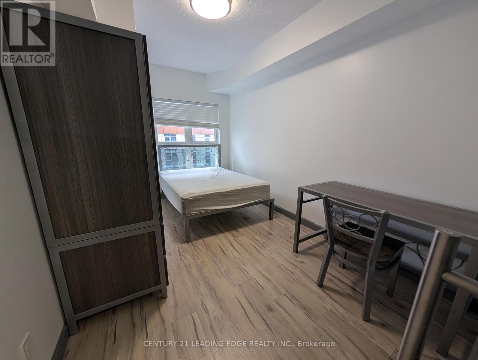 1718 - 258A SUNVIEW STREET E — photo 2