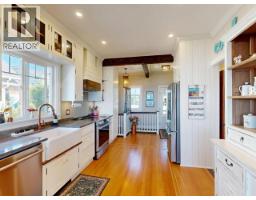 5374 Larch Ave, Powell River, BC V8A4M5 Photo 13