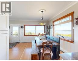 5374 Larch Ave, Powell River, BC V8A4M5 Photo 14