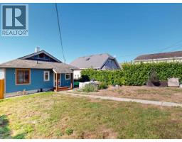 5374 Larch Ave, Powell River, BC V8A4M5 Photo 34