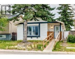 40 FALDALE Close NE - photo 1