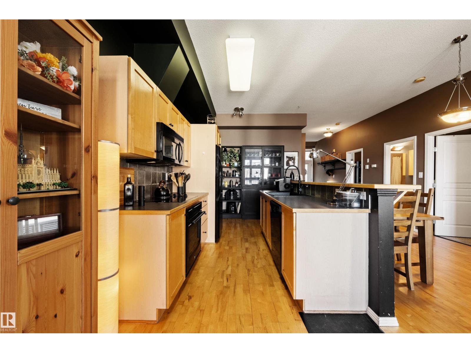 #324 10407 122 ST NW - 21